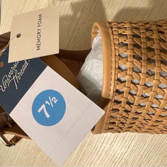 Universal Thread Alban Sandals - Picture 8 of 10